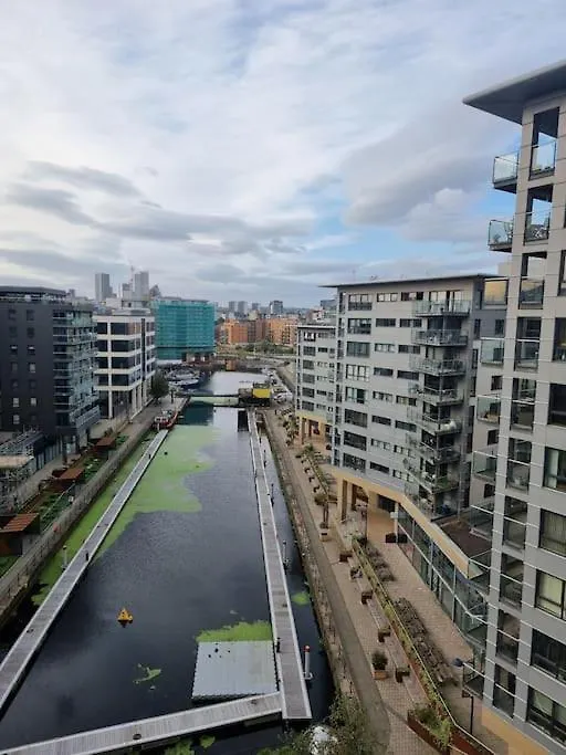 Modern Apartment By Leeds Dock 0*, Leeds (West Yorkshire)