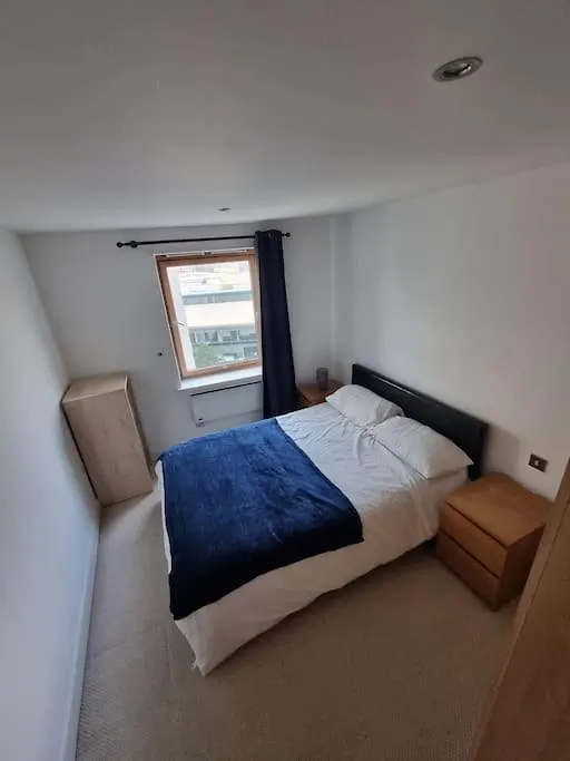 Modern Apartment By Leeds Dock Regno Unito